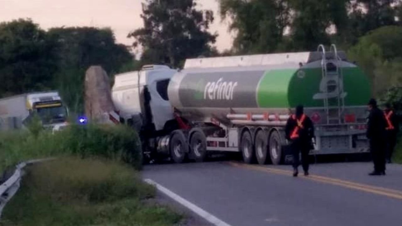 Terrible accidente en ruta 34 camión que transporta combustible se